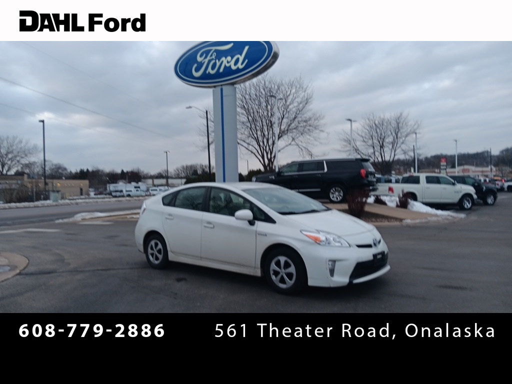 2014 Toyota Prius Two's photo
