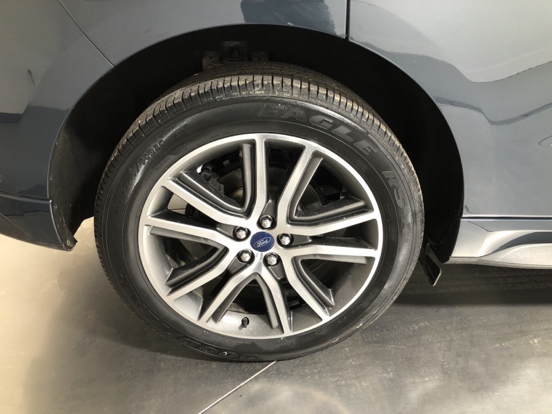 2019 Ford Edge Titanium photo 8