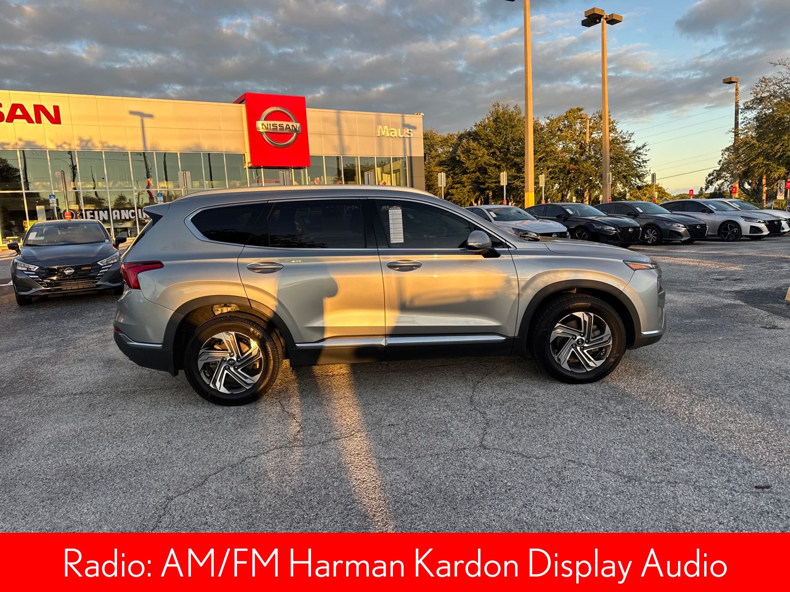 2022 Hyundai Santa Fe SEL Premium photo 3