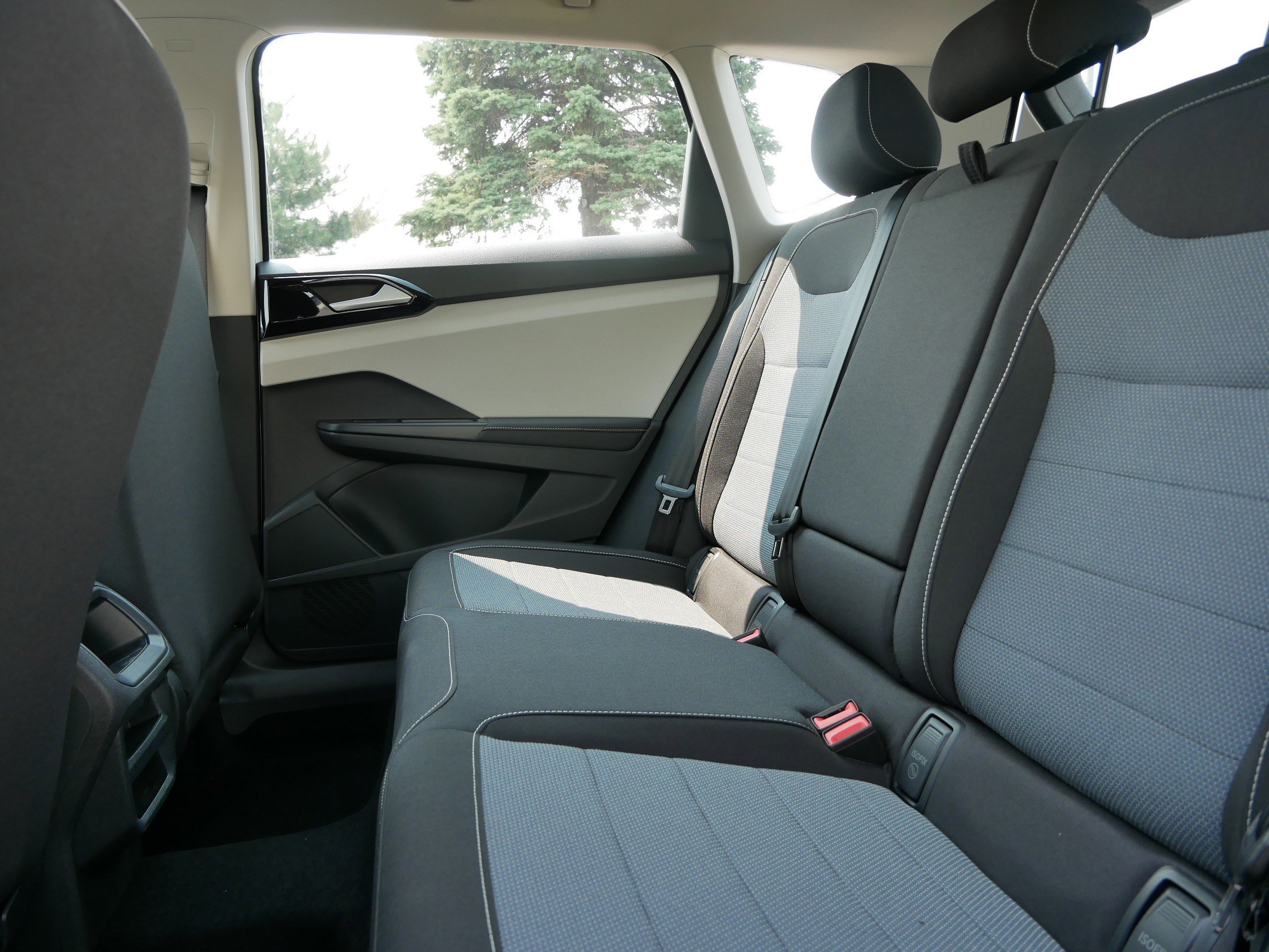 2025 Volkswagen Taos S photo 4