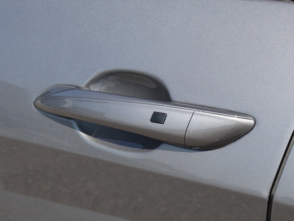 2024 Hyundai Elantra SEL photo 18