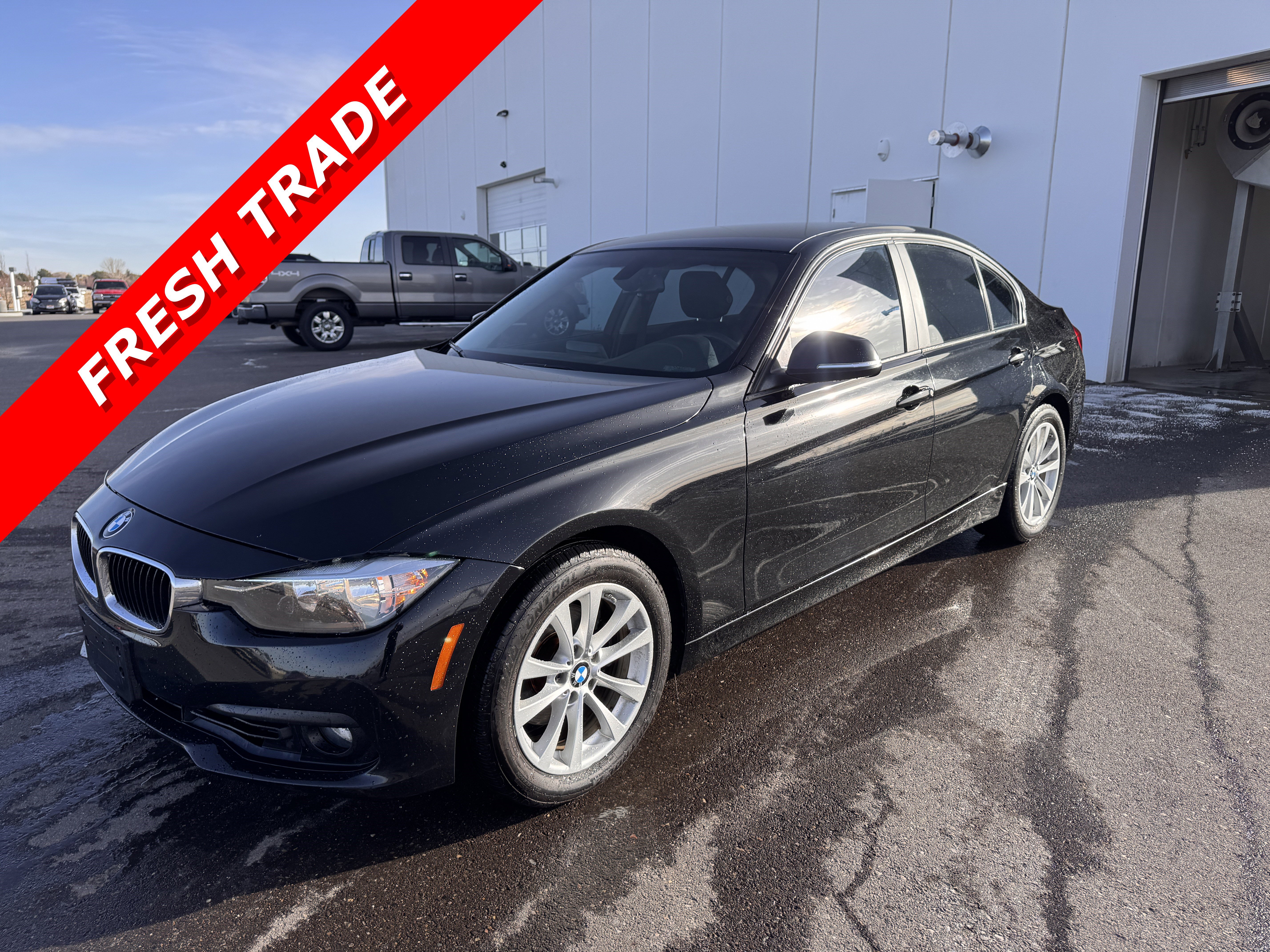 2016 BMW 3 Series 320i's photo