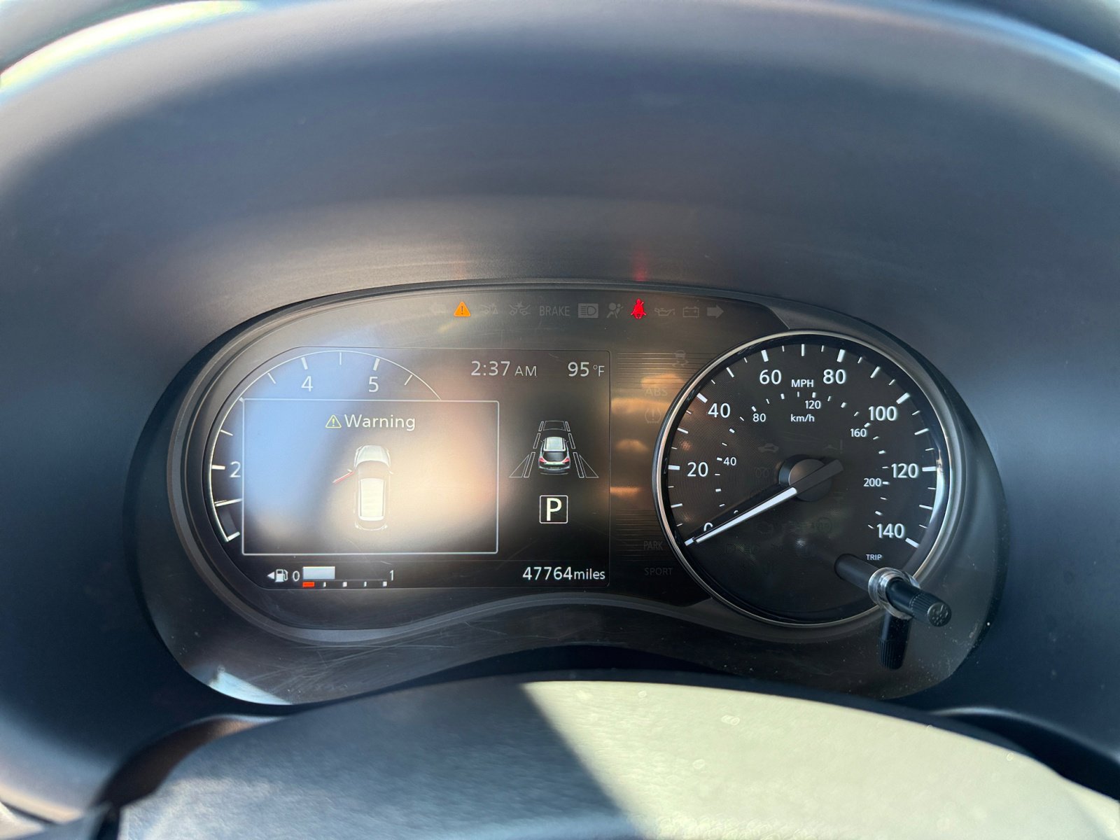 2023 Nissan Kicks SR photo 8
