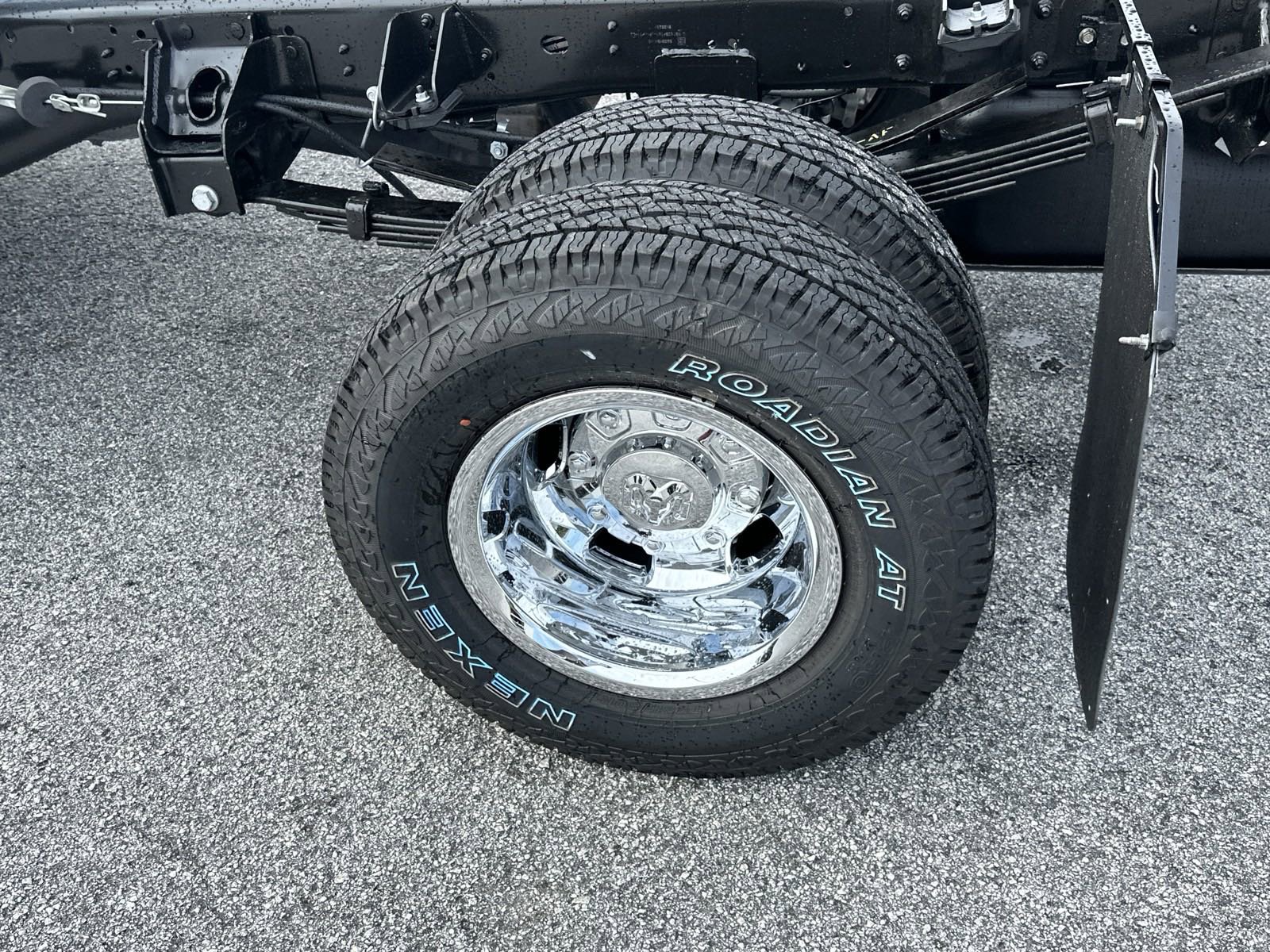 2024 Ram 3500 SLT photo 17