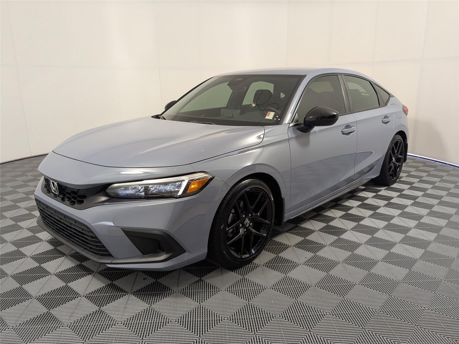 2024 Honda Civic Hatchback Sport's photo