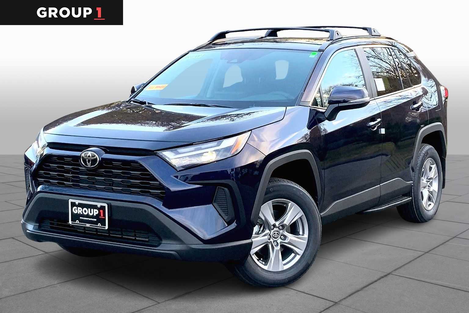 2025 Toyota RAV4 XLE's photo