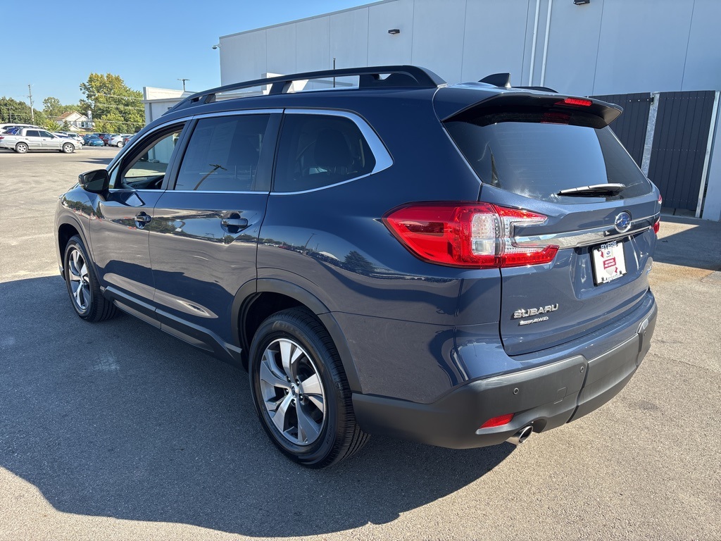 2025 Subaru Ascent Premium photo 3