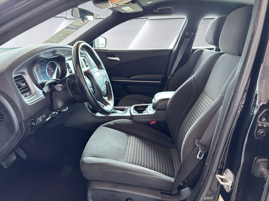 2023 Dodge Charger SXT photo 7