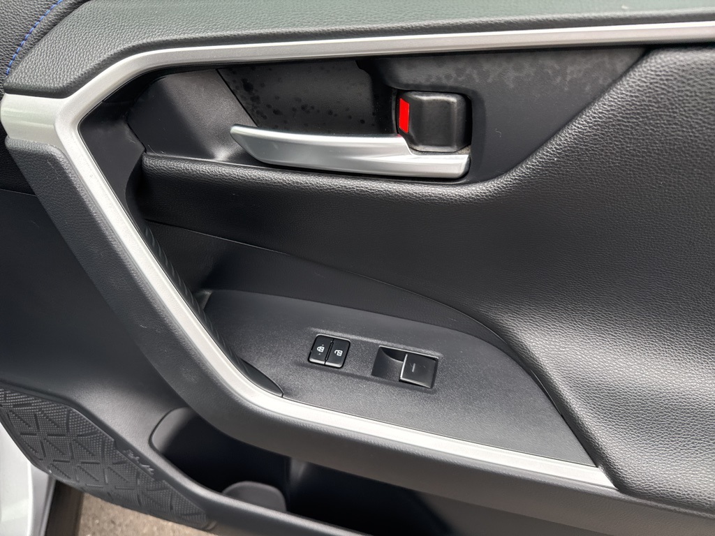 2022 Toyota RAV4 Hybrid XSE photo 29
