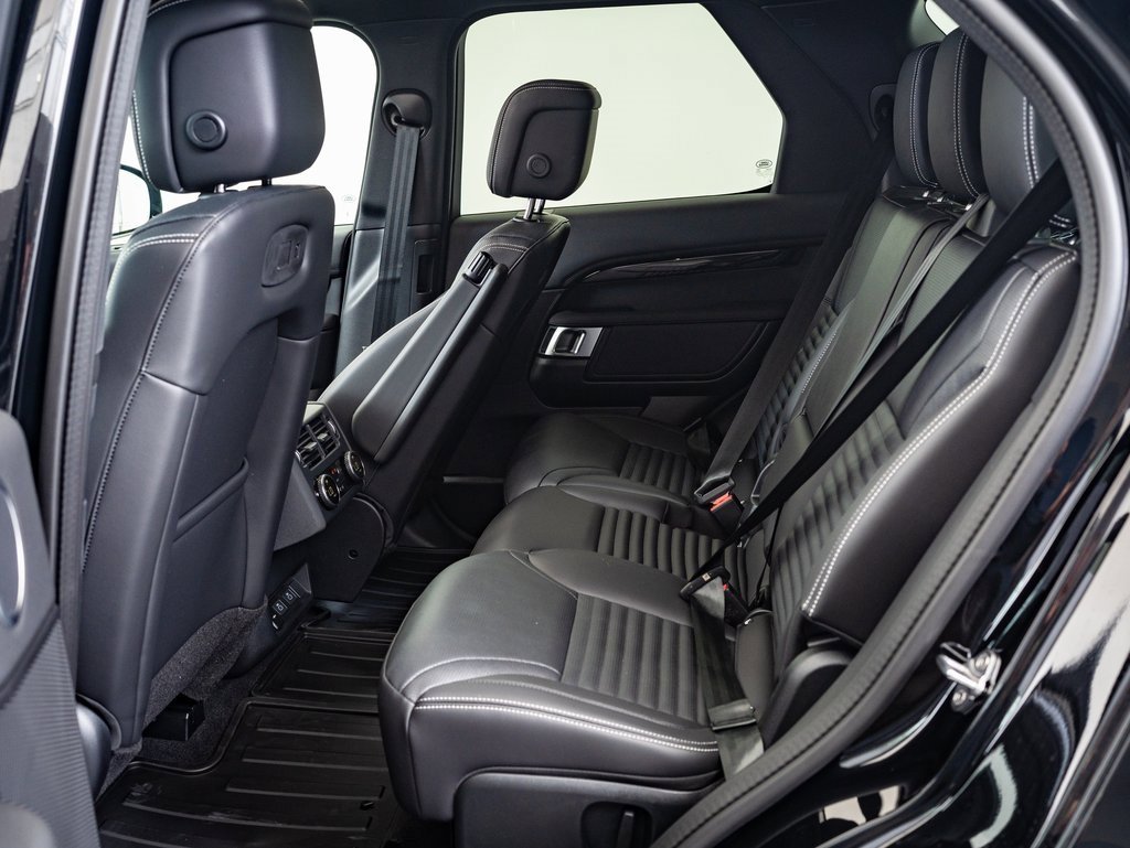 2025 Land Rover Discovery S photo 27