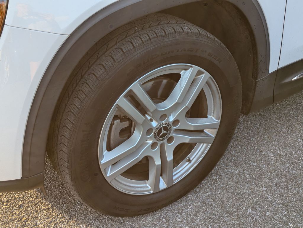 2021 Mercedes Benz GLB 250 photo 4