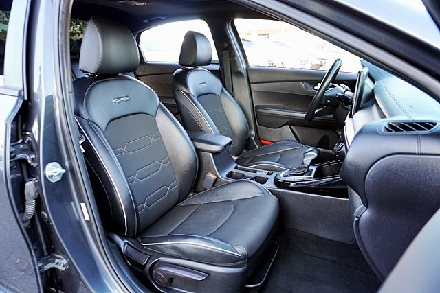 Used 2022 Gray Kia GT-Line image 11
