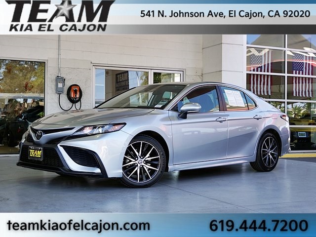 2024 Toyota Camry SE photo 2