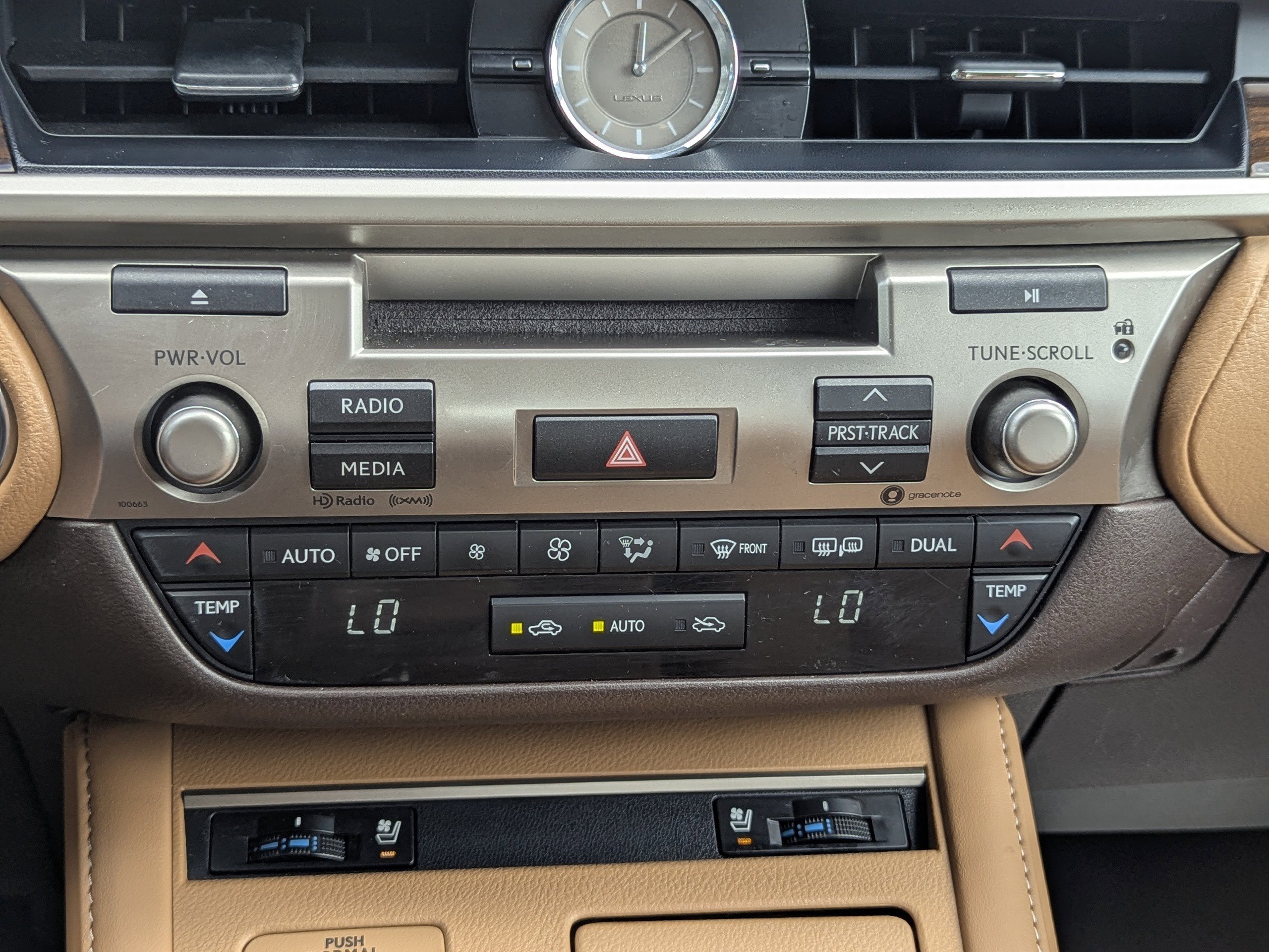 2017 Lexus ES 350 photo 25