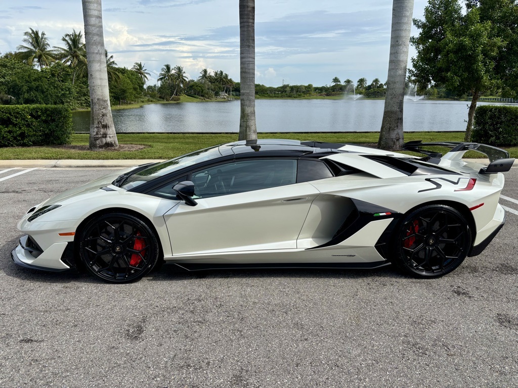 2020 Lamborghini Aventador SVJ Roadster photo 13