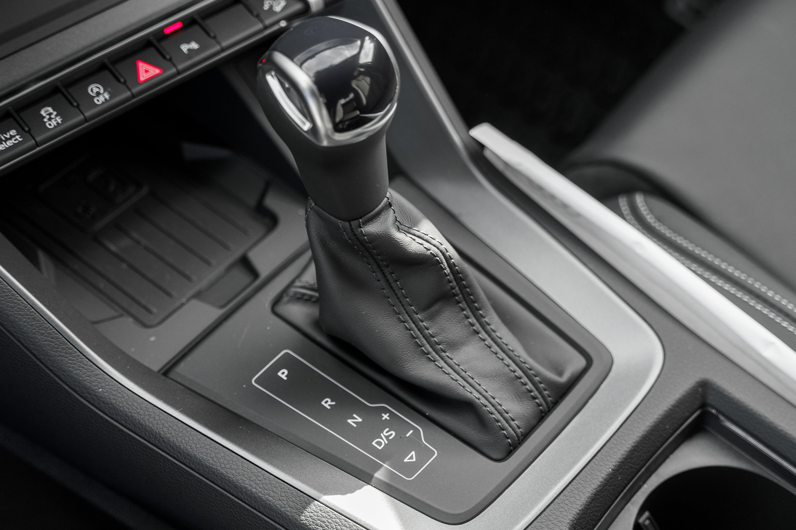 2025 Audi Q3 S line Premium photo 10