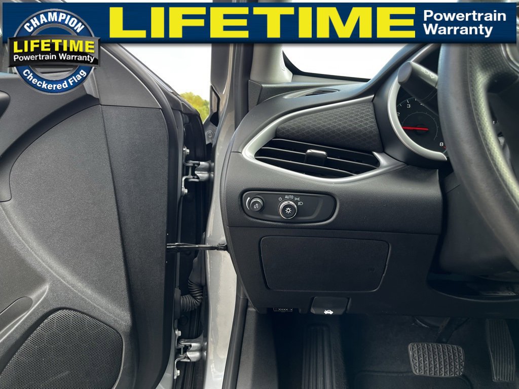 2024 Chevrolet Malibu 1LT photo 13