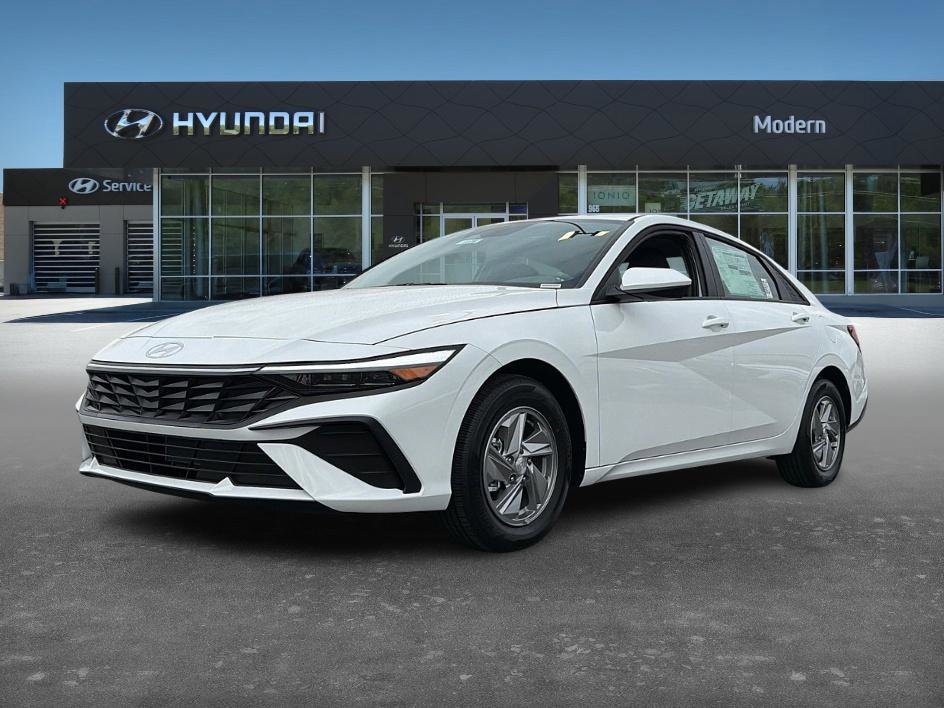 2026 Hyundai Elantra SE's photo