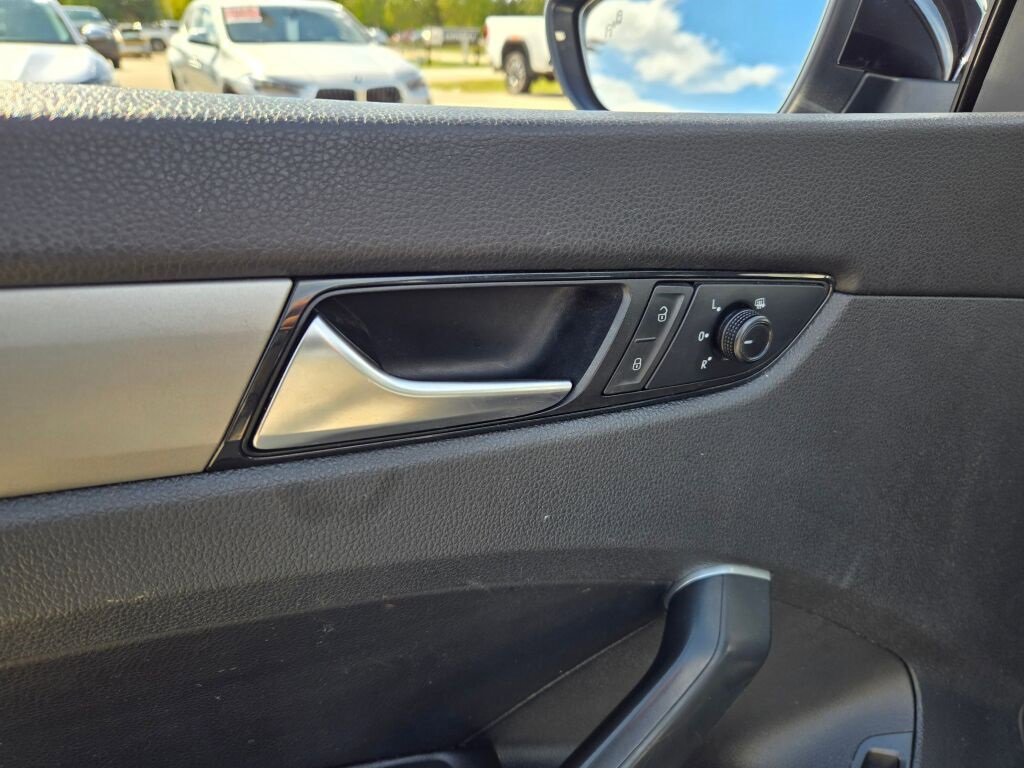 2021 Volkswagen Passat 2.0T SE photo 20