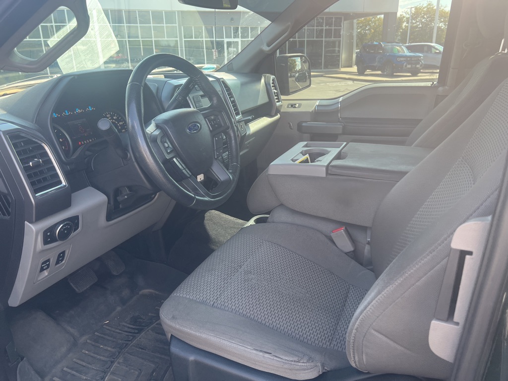 2015 Ford F-150 XLT photo 17