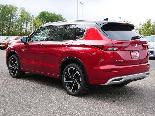 2025 Mitsubishi Outlander PHEV SEL photo 2