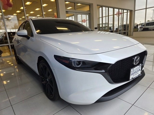 2025 Mazda Mazda3 2.5 Premium Base photo 3