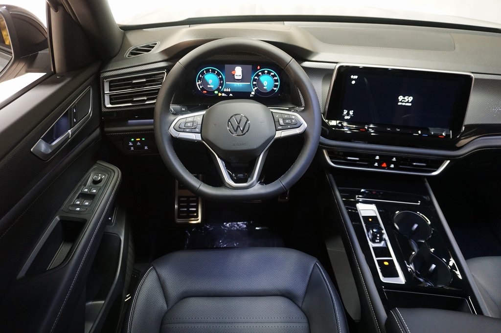 2026 Volkswagen Atlas Cross Sport SEL R-Line photo 11