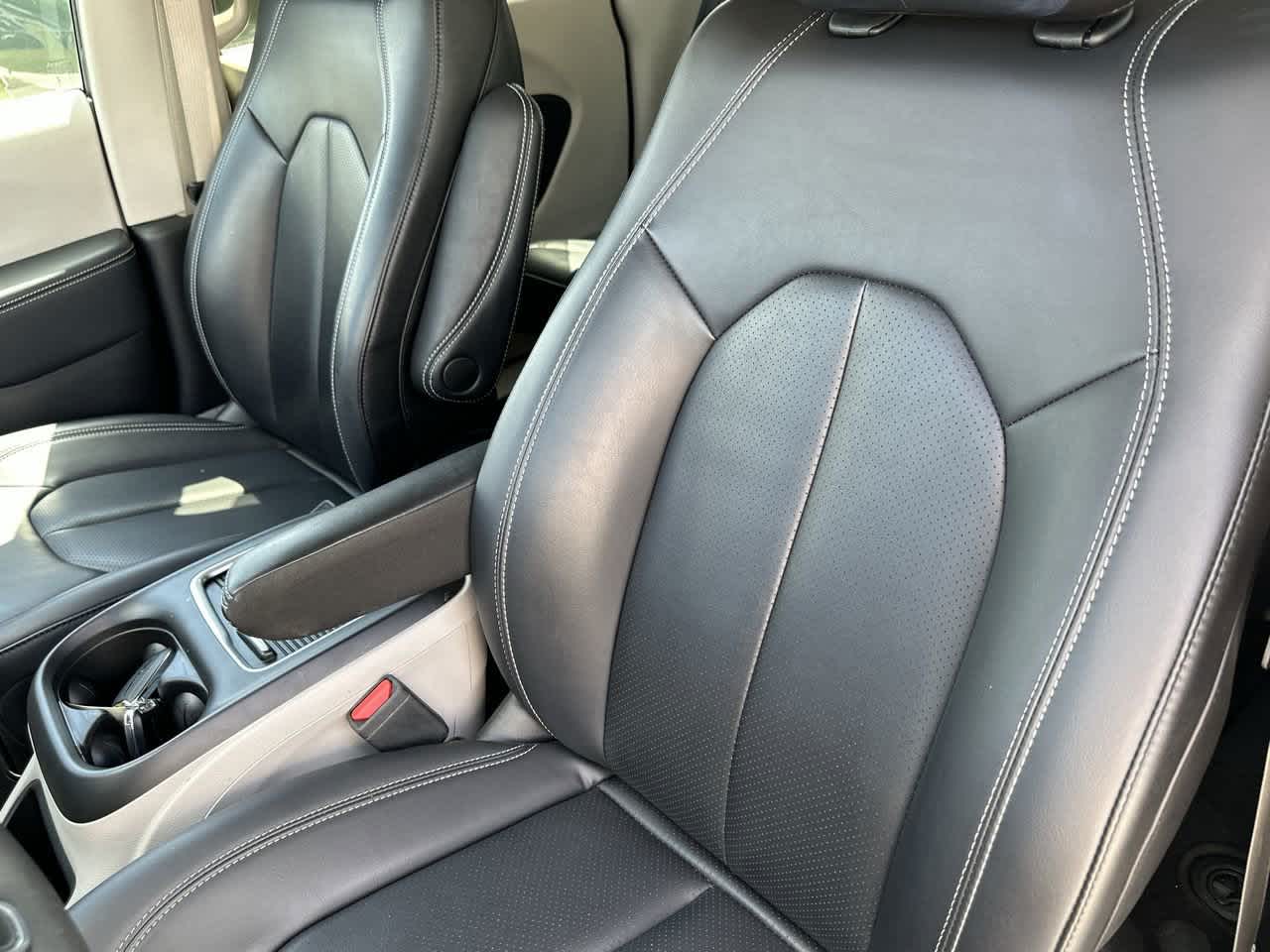 2023 Chrysler Pacifica Touring L photo 40