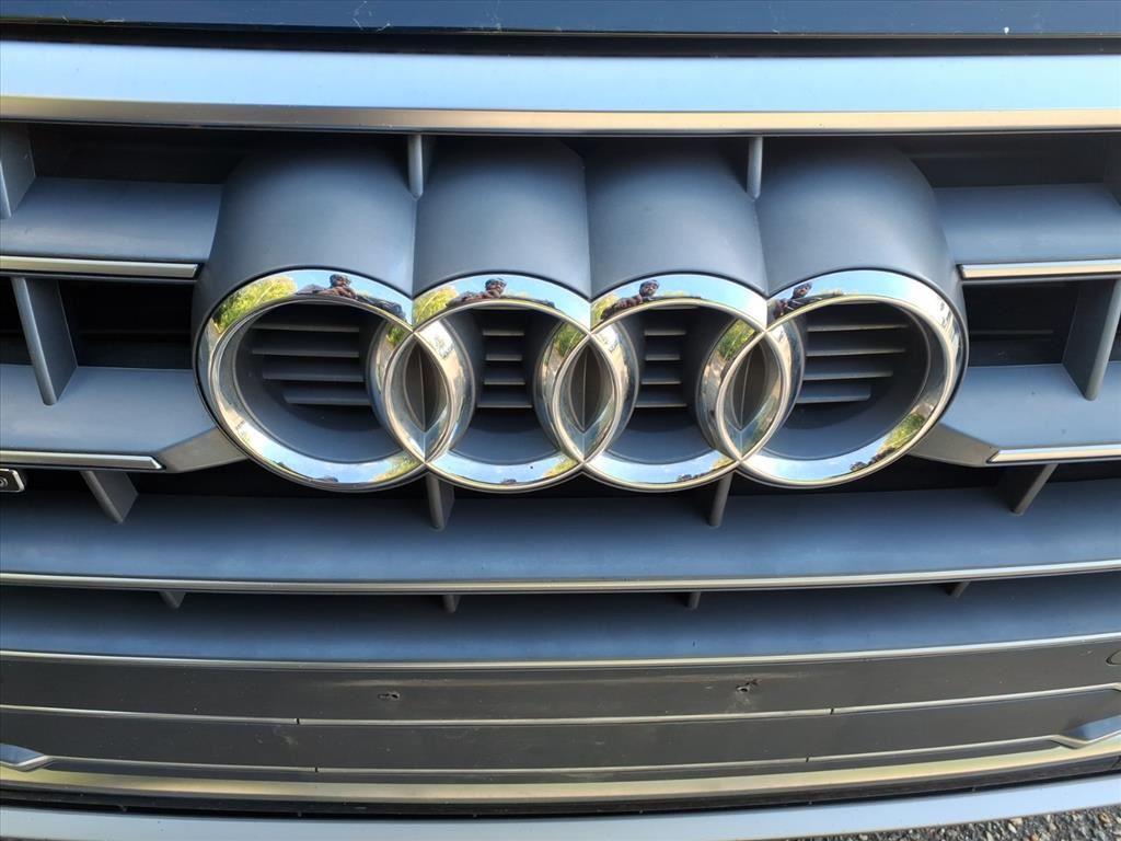 2018 Audi Q5 2.0T Premium Plus photo 2