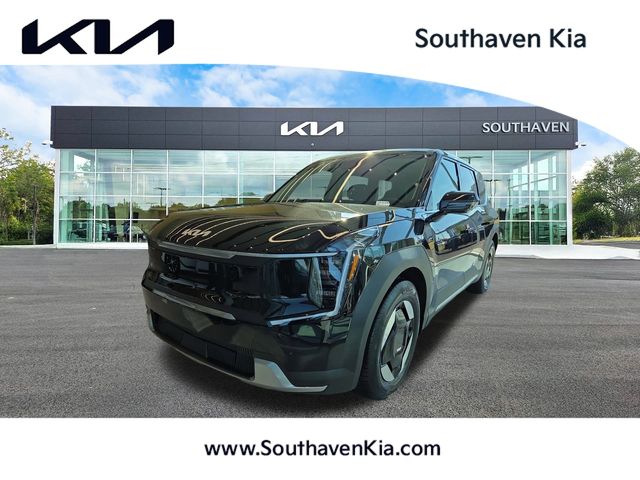 2026 Kia EV9 Light's photo