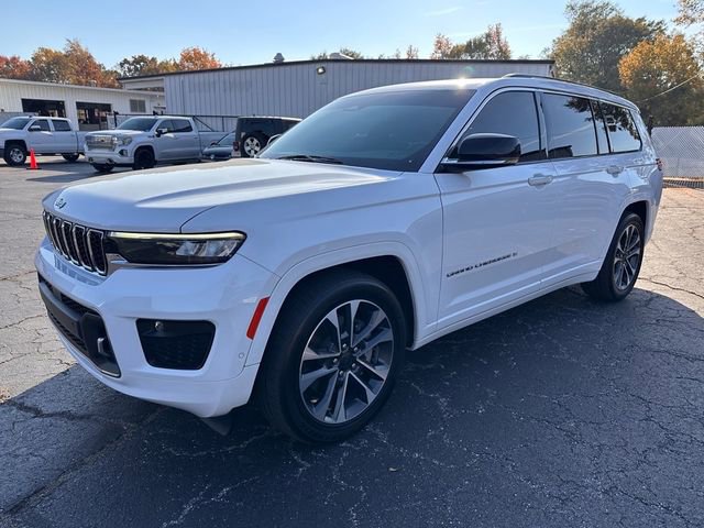 2022 Jeep Grand Cherokee Overland photo 3