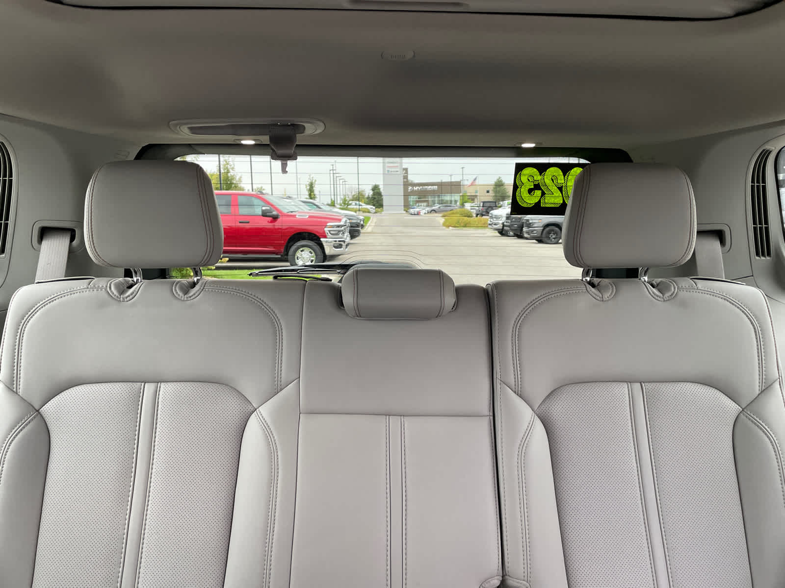 2023 Jeep Grand Wagoneer Base photo 18