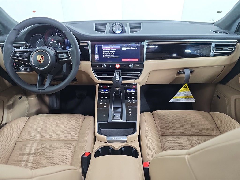 2026 Porsche Macan T photo 13