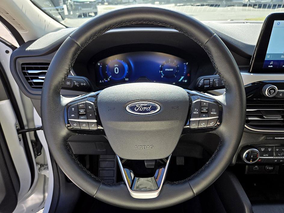 2022 Ford Escape SEL photo 23