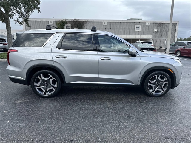 2024 Hyundai Palisade Limited photo 2