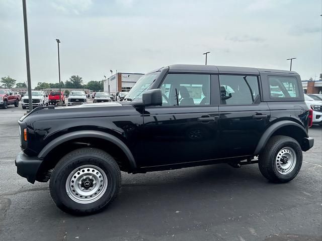 2025 Ford Bronco Base photo 2