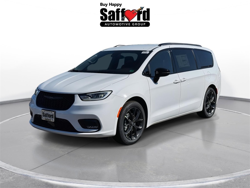 2026 Chrysler Pacifica Select's photo