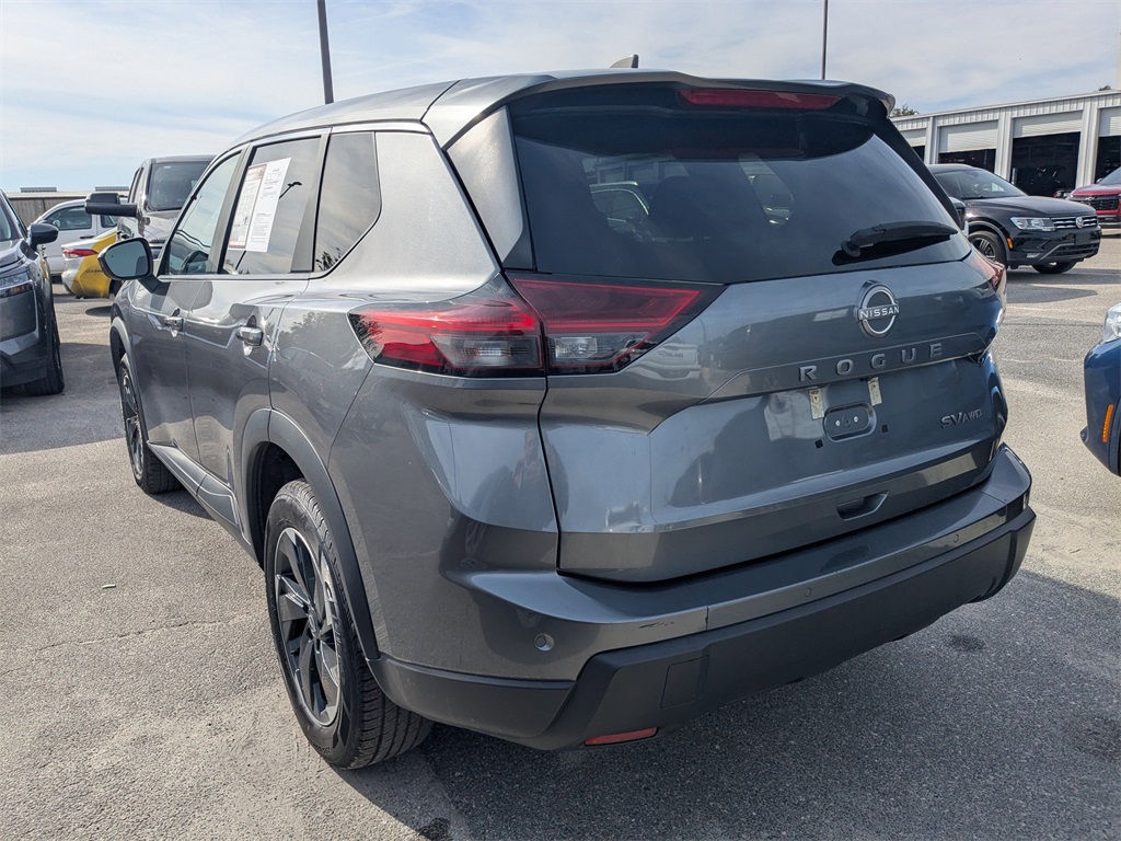 2024 Nissan Rogue SV photo 3