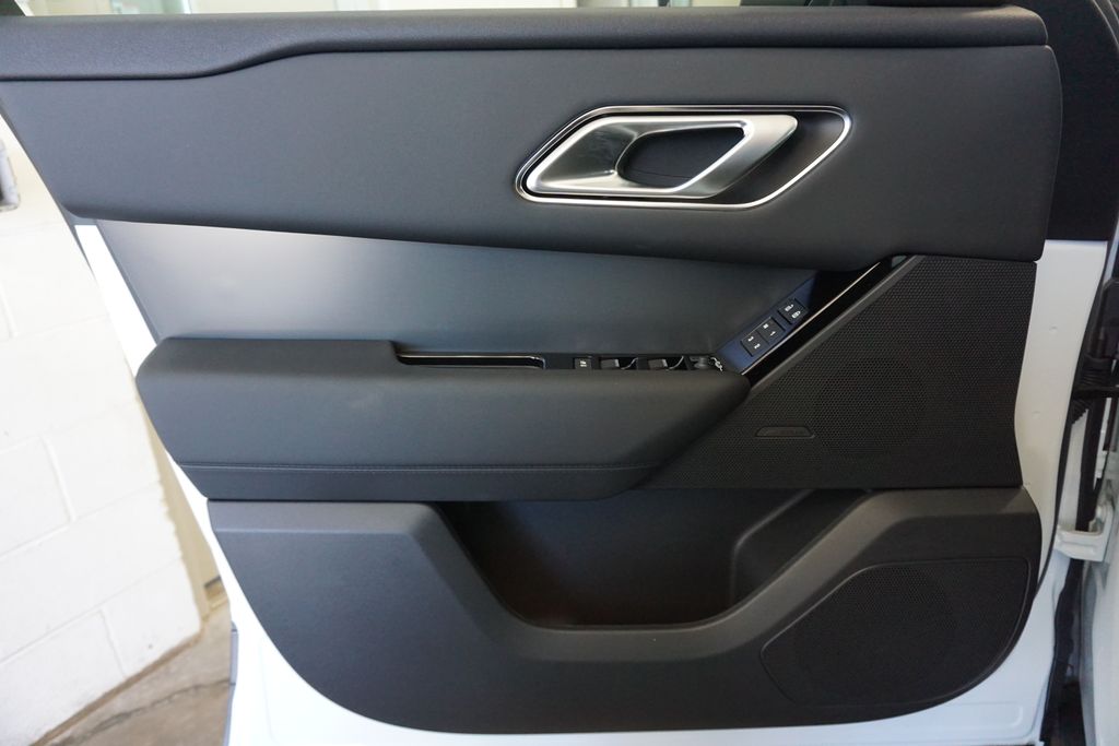 2026 Land Rover Range Rover Velar S photo 17