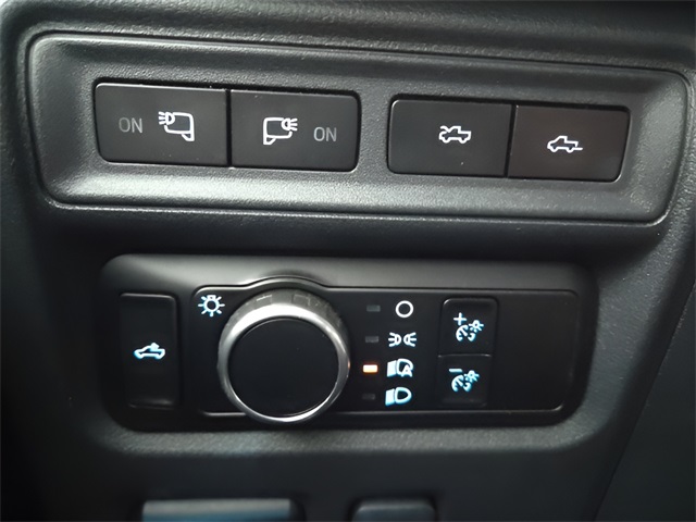 2023 Ford F-150 Lightning Platinum photo 24
