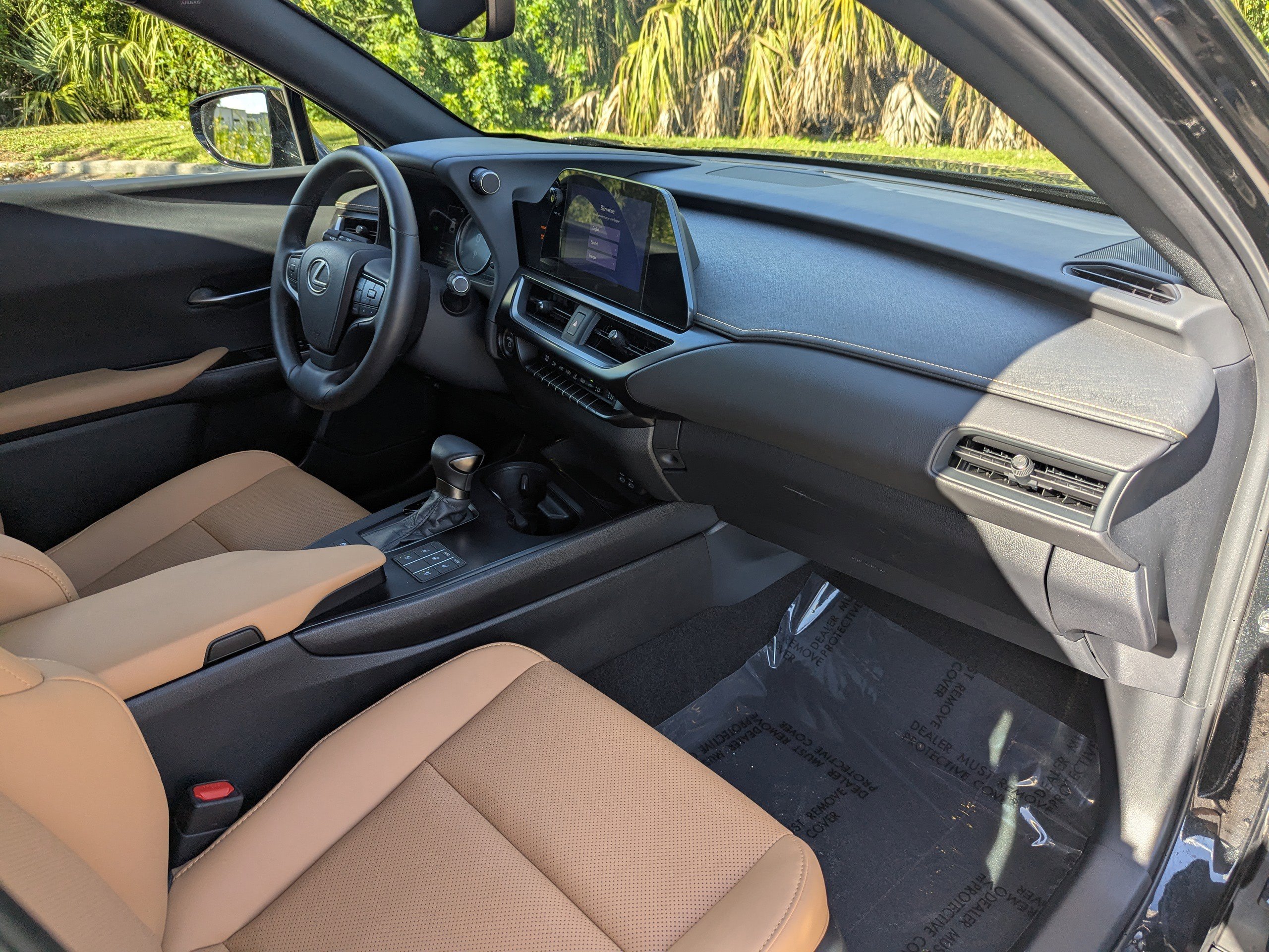 2023 Lexus UX 250h Premium photo 12