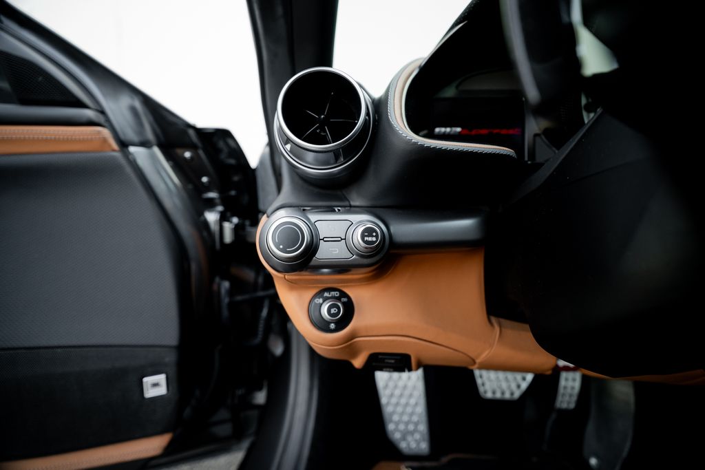 2018 Ferrari 812 Superfast photo 15