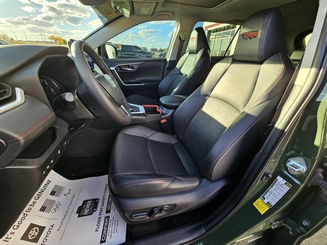 2024 Toyota RAV4 TRD photo 11
