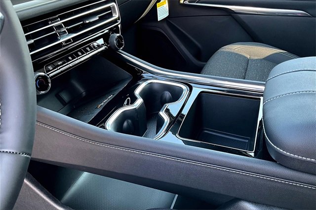 2025 Chevrolet Traverse photo 12