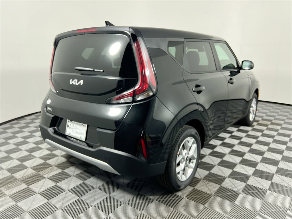 2025 Kia Soul S photo 2