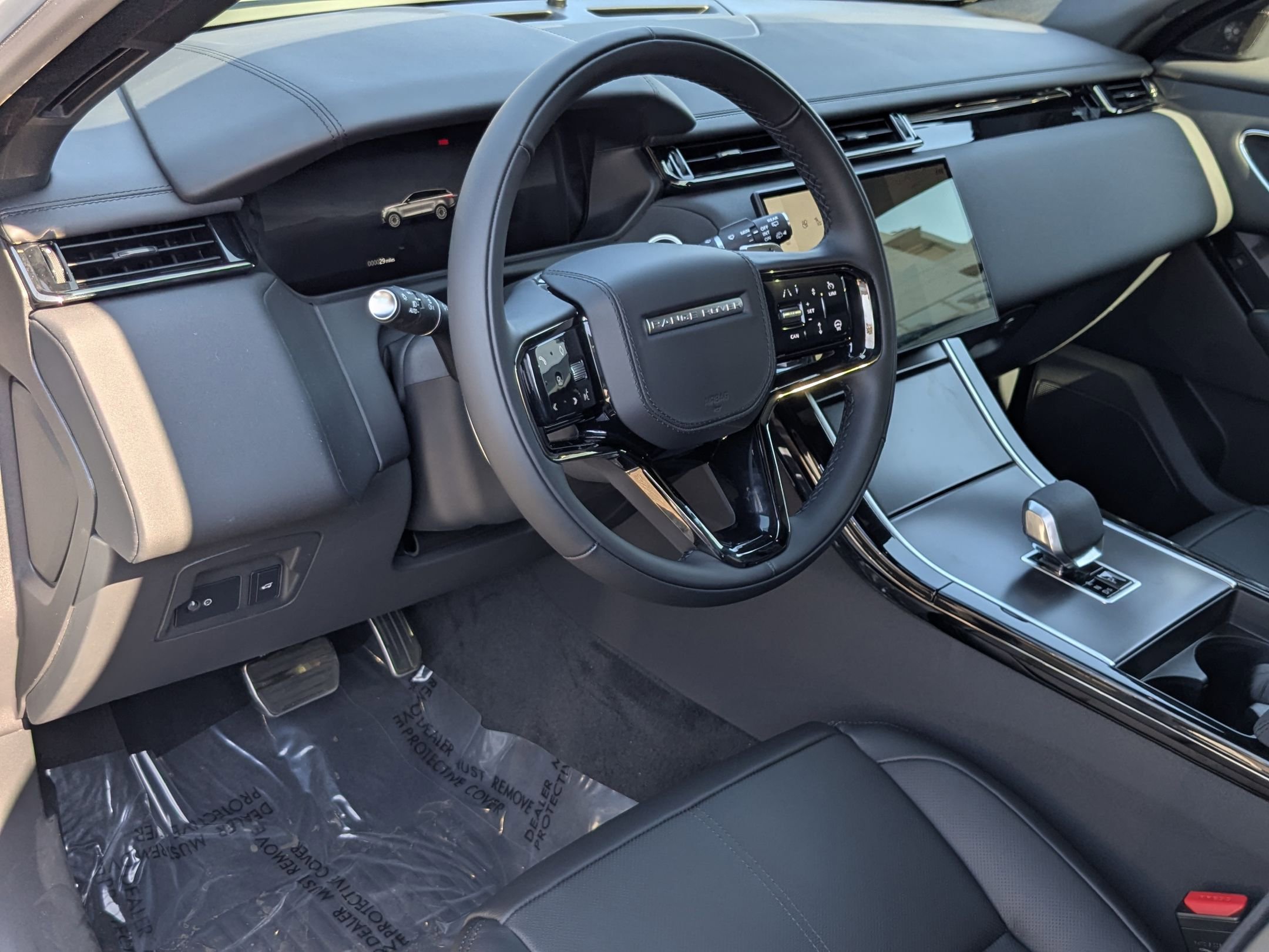 2026 Land Rover Range Rover Velar SE photo 3