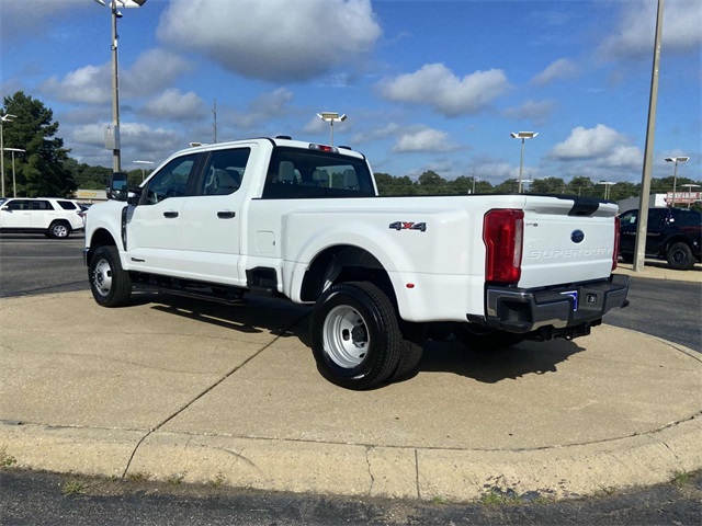2025 Ford F-350 photo 4