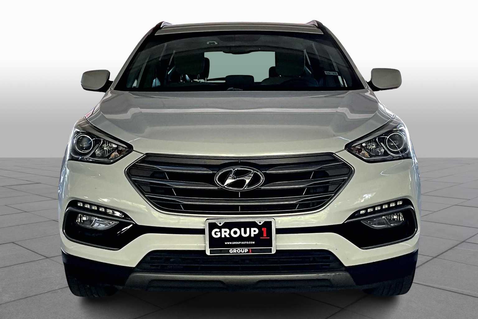 2017 Hyundai Santa Fe Sport photo 2