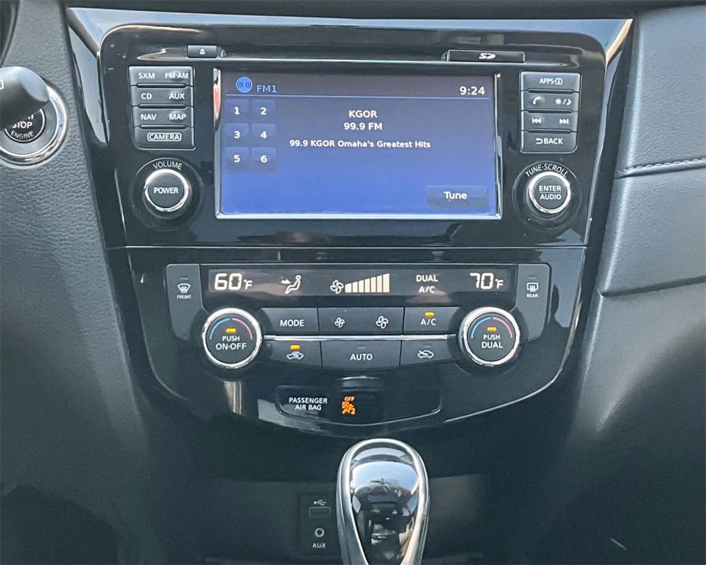 PreOwned 2017 Nissan Rogue SV 4D Sport Utility in Elkhorn PI0022