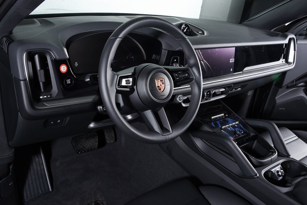 2025 Porsche Cayenne Coupe photo 24